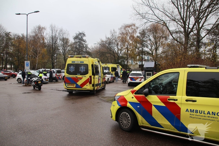 Steekincident tussen rijinstructeurs op parkeerplaats