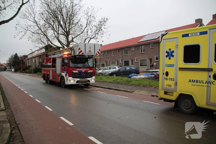 Hulpdiensten in actie bij woning vol afval