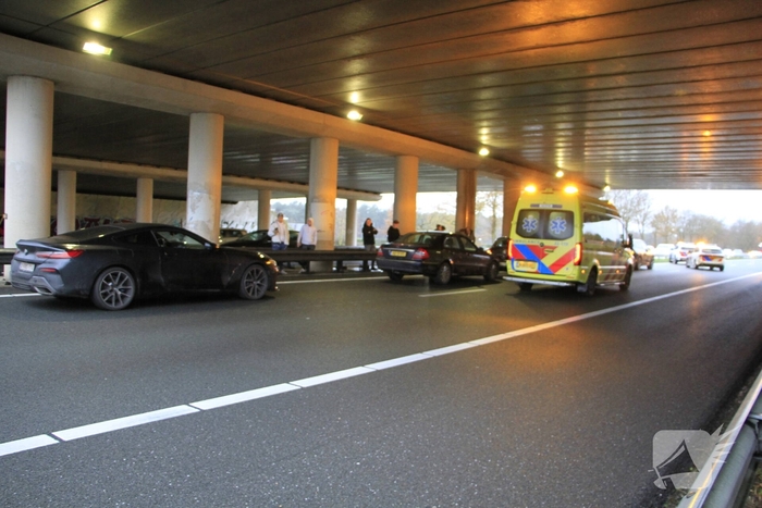 Acht voertuigen betrokken bij kettingbotsing