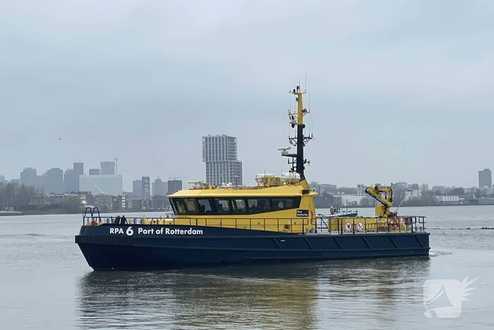 Zoekactie in het water na aantreffen kleding
