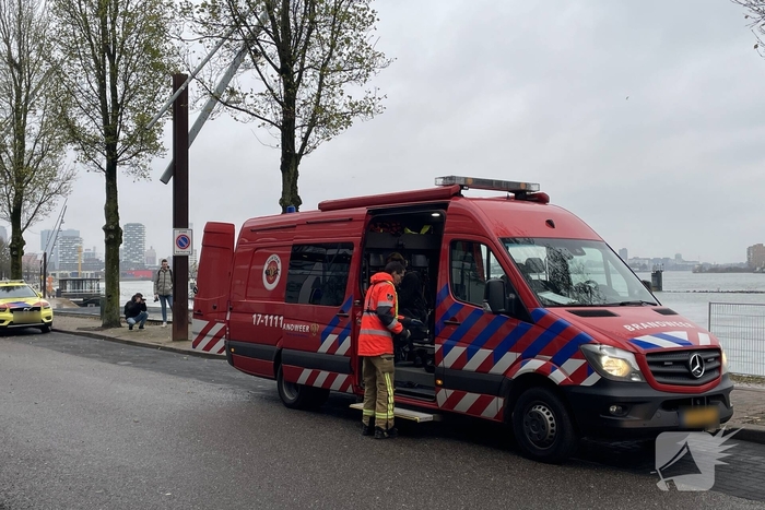 Zoekactie in het water na aantreffen kleding
