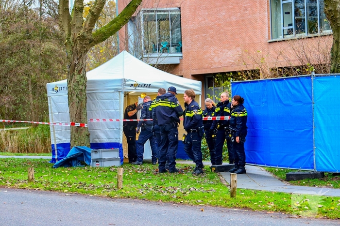 Overleden persoon gevonden in sloot nabij ziekenhuis