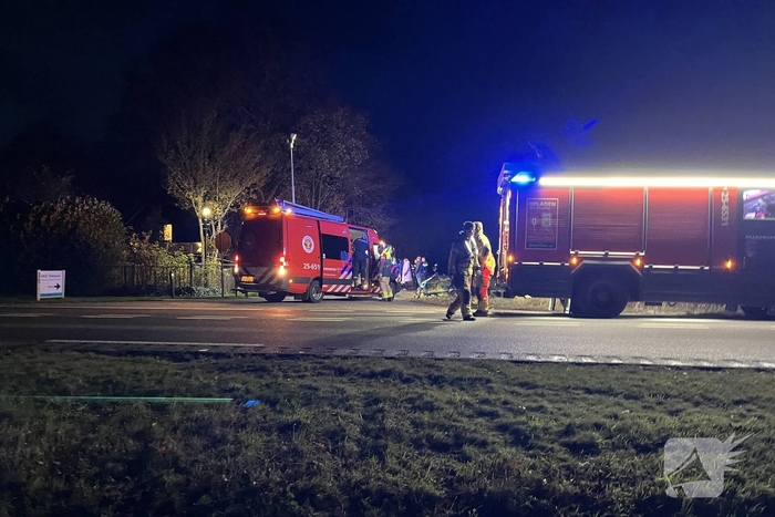 Tandem belandt in sloot, persoon naar ziekenhuis