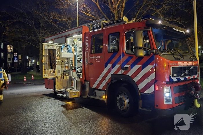 Snelle actie redt kind onder voertuig