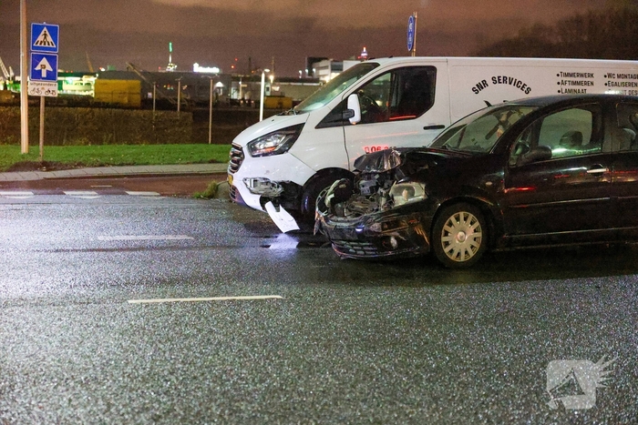 Ongeval tussen auto en bus