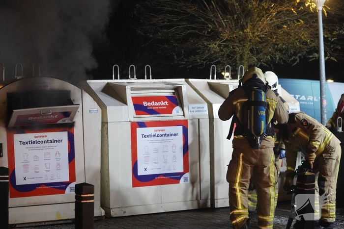 Kledingcontainer in brand gestoken tijdens nachtelijke incidenten
