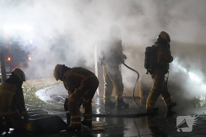 Opnieuw kledingcontainer in brand gestoken