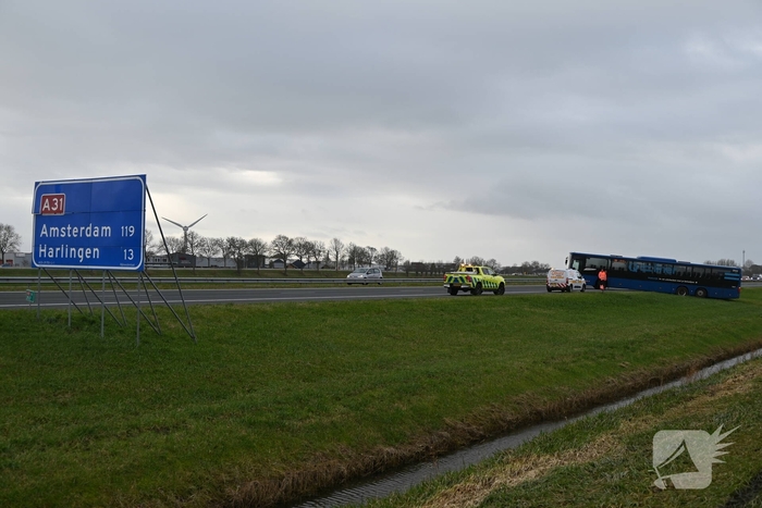 Keeractie van lijnbus op snelweg gaat fout