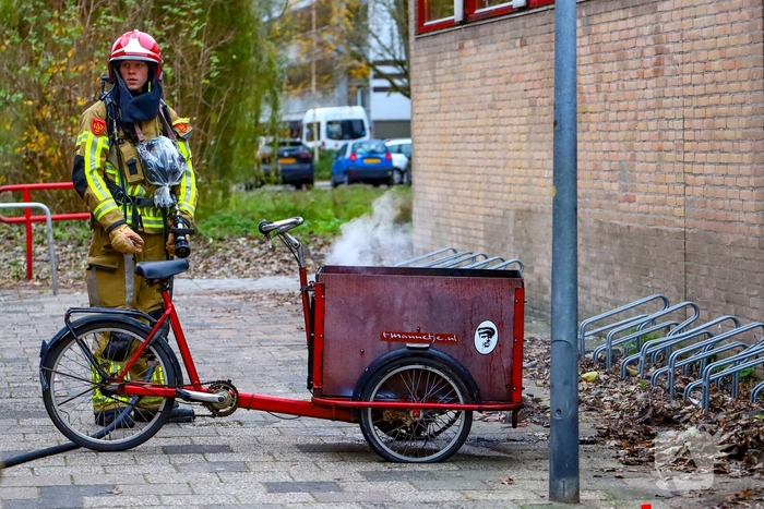 Brand in onderwijsinstelling snel onder controle