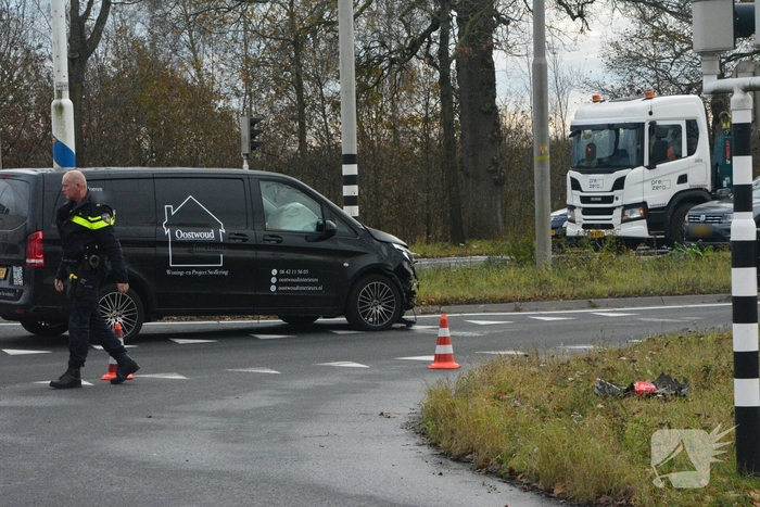 Ongeval tussen voertuigen leidt tot schade maar geen gewonden