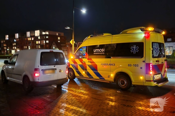 Botsing tussen voertuigen leidt tot behandeling van bestuurder