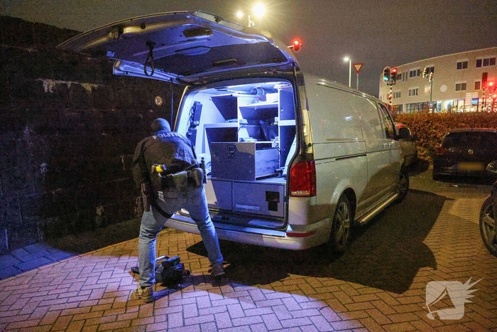 Man bevrijd uit kruipruimte na gezondheidsmelding