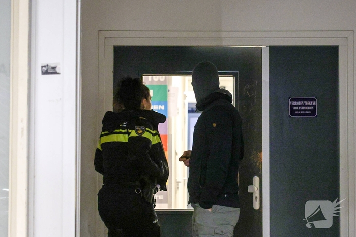 Man bevrijd uit kruipruimte na gezondheidsmelding