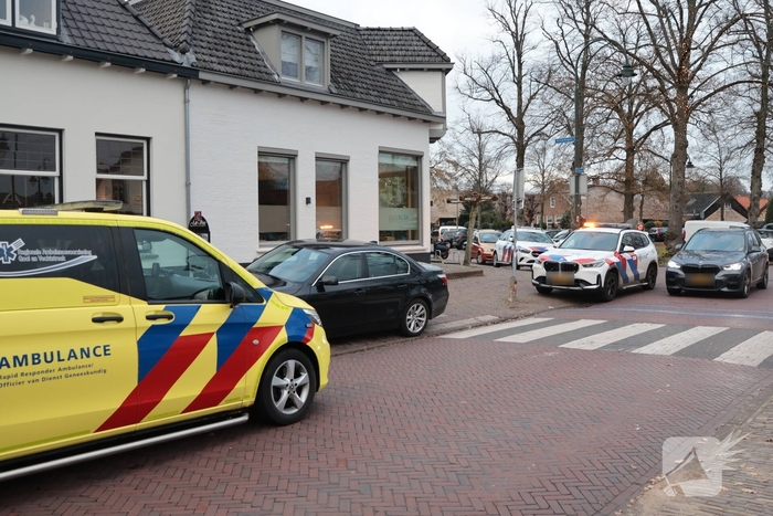 Aanrijding tussen auto en kind zorgt voor verkeersopstopping