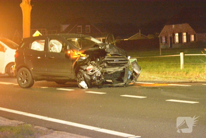 Zware aanrijding leidt tot gewonden en afsluiting van de weg