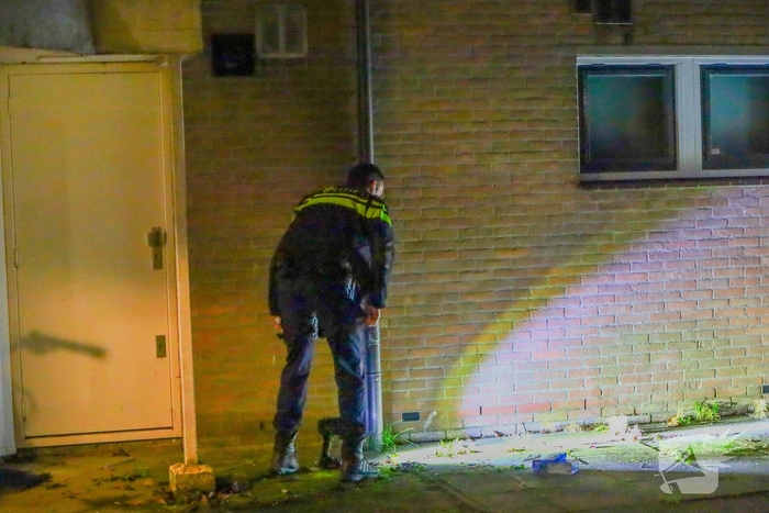 Explosie bij woning veroorzaakt schade