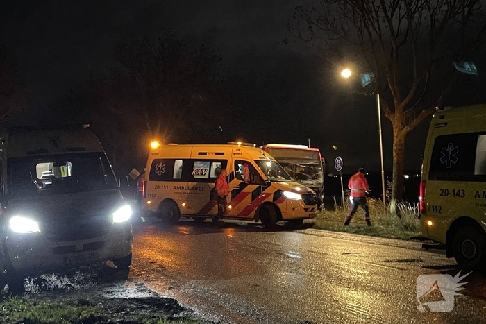 Vrouw (21) overleden na ernstig ongeval tussen lijnbus en auto