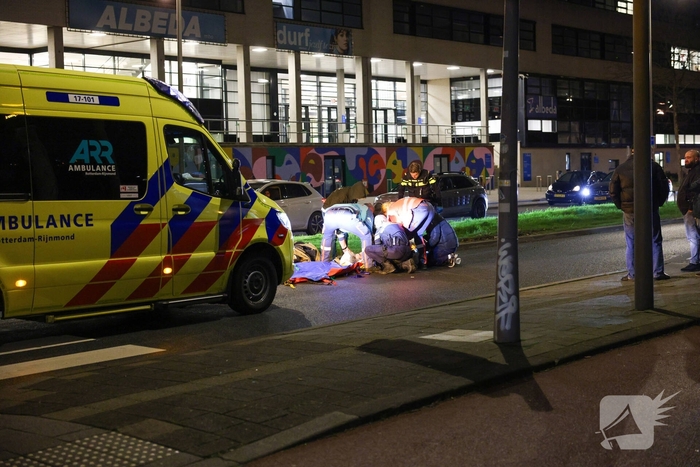 Oudere man aangereden op voetgangerspad