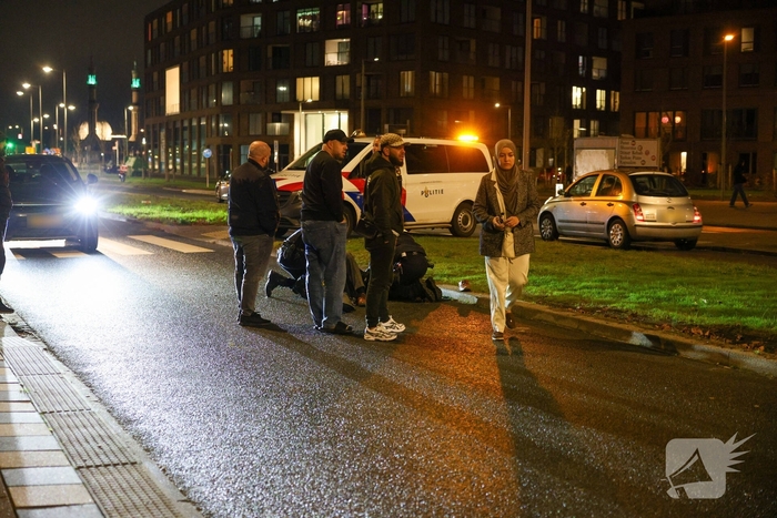 Oudere man aangereden op voetgangerspad
