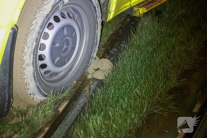 Ambulance vastgelopen tijdens inzet