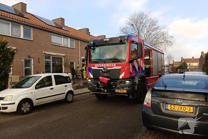 Brandweer onderzoekt gaslucht in woning
