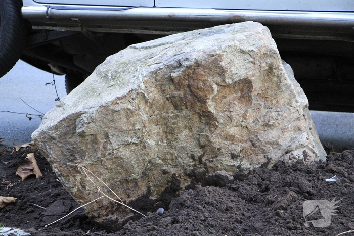 Ongeval leidt tot gewonden na aanrijding met kei