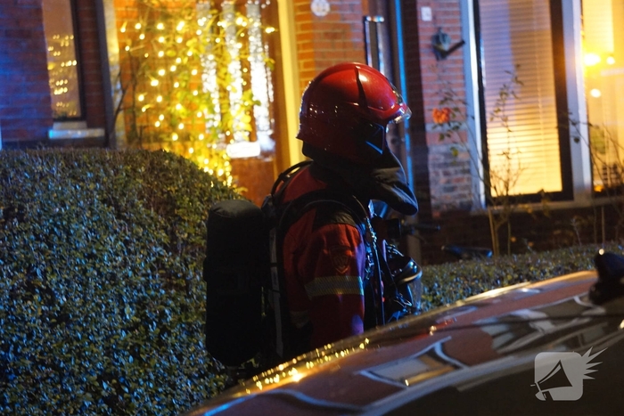 Brand op dak van woning