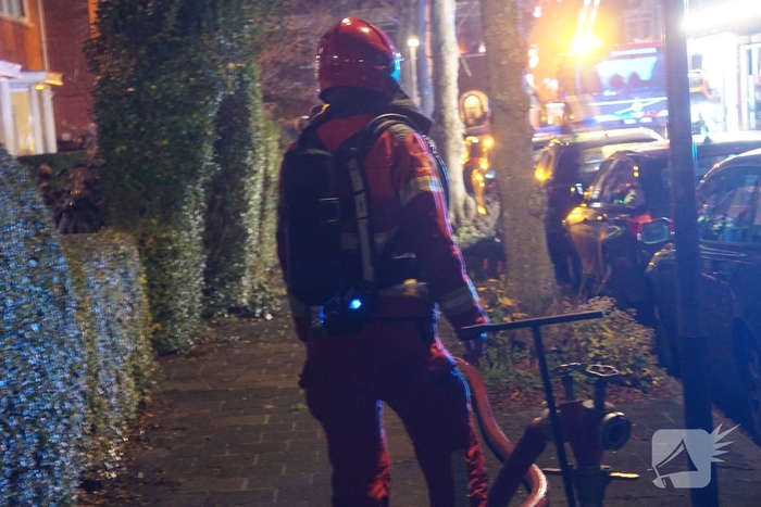 Brand op dak van woning