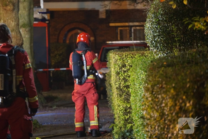 Brand op dak van woning