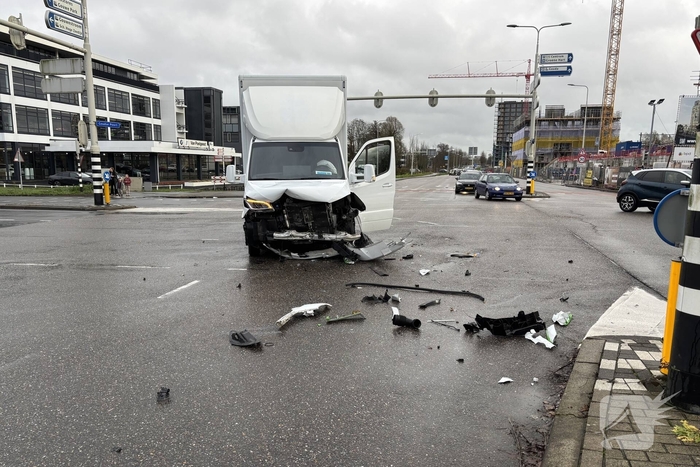 Forse schades na botsing op kruising