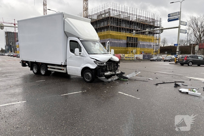 Forse schades na botsing op kruising