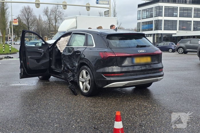 Forse schades na botsing op kruising