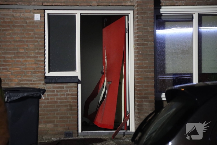 Deur opengebroken bij brand in woning