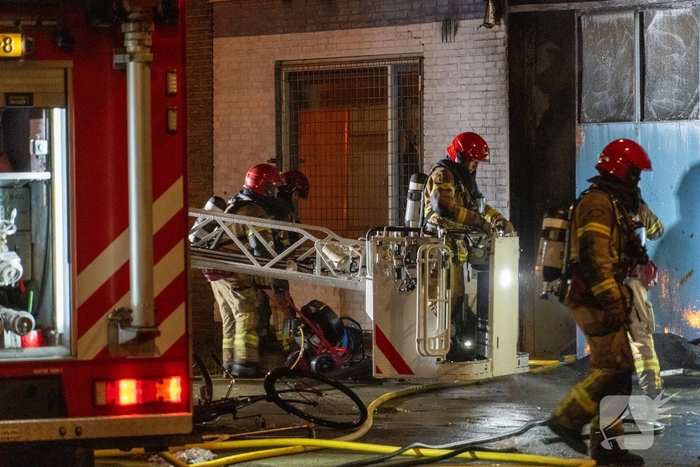 Brand in bedrijfspand leidt tot rookontwikkeling