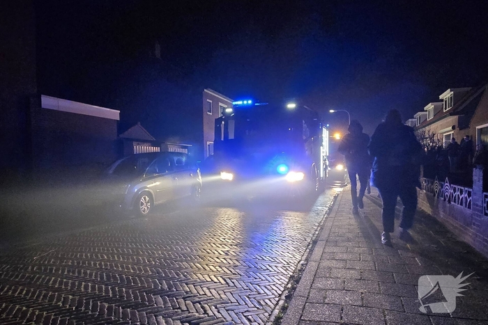 Brandweer bestrijdt brand in 3 schuren