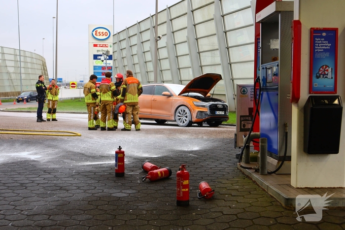 Brand in Duitse auto op tankstation