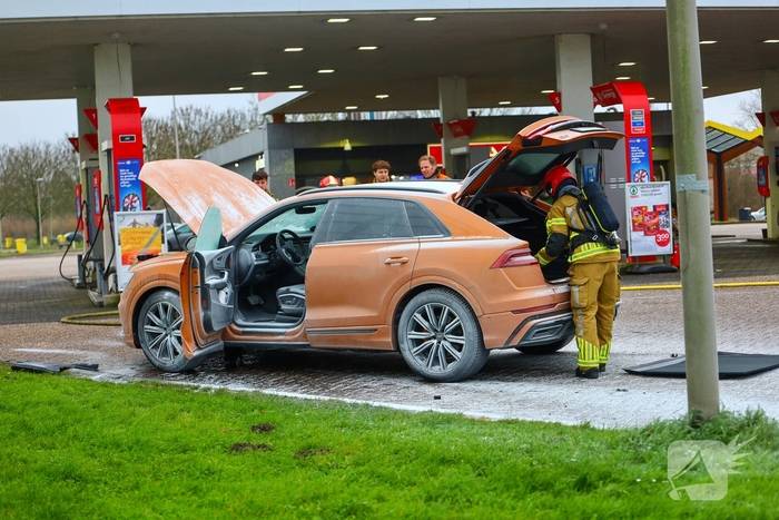 Brand in Duitse auto op tankstation