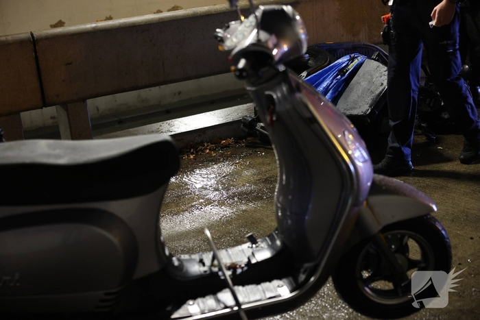 Scooter en scootmobiel botsen op fietspad