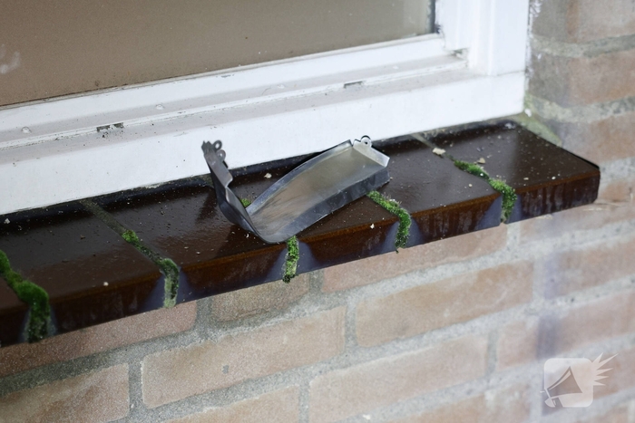 Explosie bij voordeur veroorzaakt schade