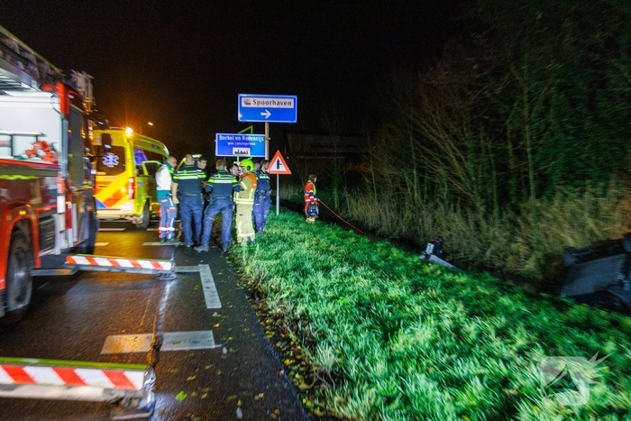 Auto te water tijdens ongeval met vier inzittenden