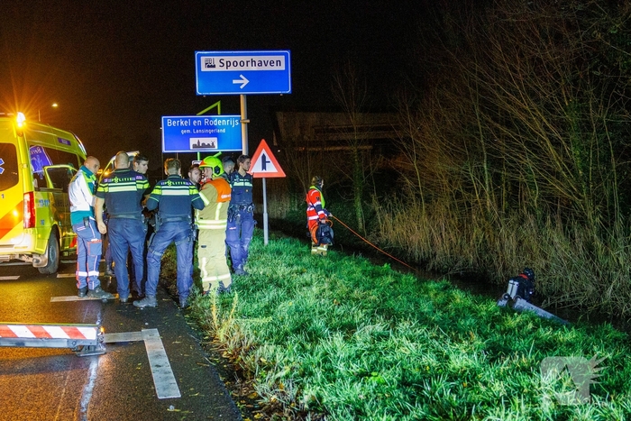 Auto te water tijdens ongeval met vier inzittenden