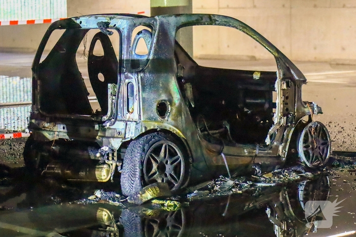 Brand in parkeergarage door elektrisch autootje