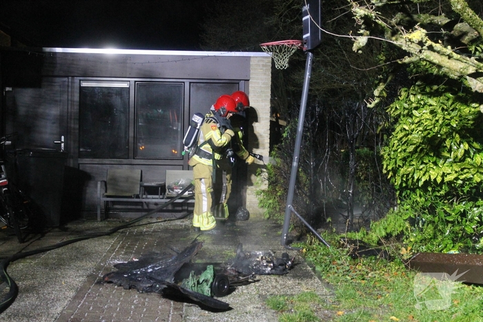 Containers afgebrand door vuurwerk