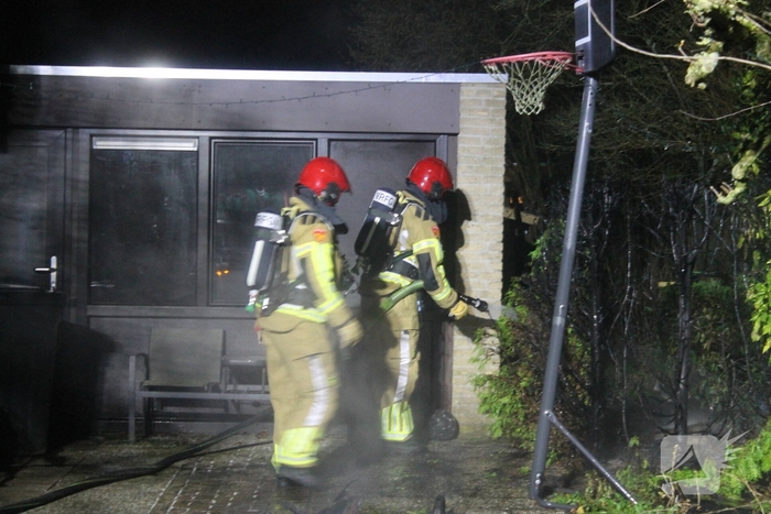 Containers afgebrand door vuurwerk