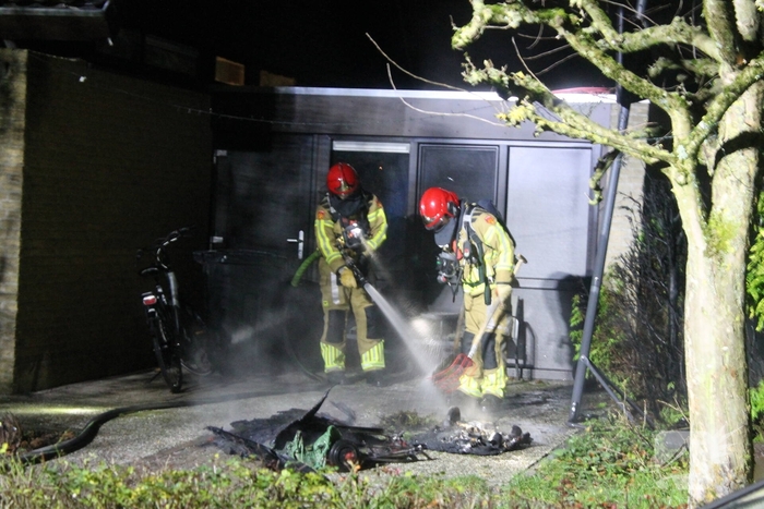 Containers afgebrand door vuurwerk
