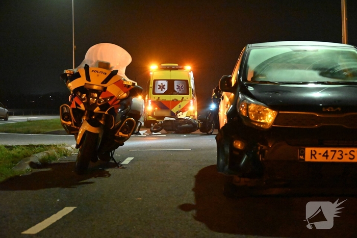 Gewonde na aanrijding tussen auto en scooter