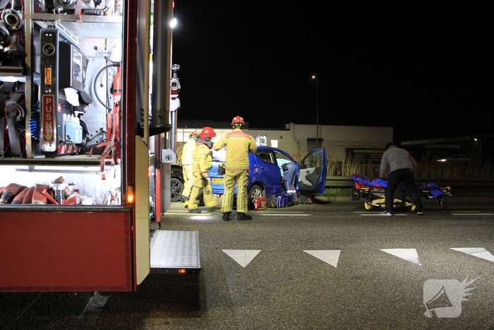 Bbestuurder naar ziekenhuis na aanrijding