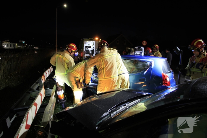 Bbestuurder naar ziekenhuis na aanrijding