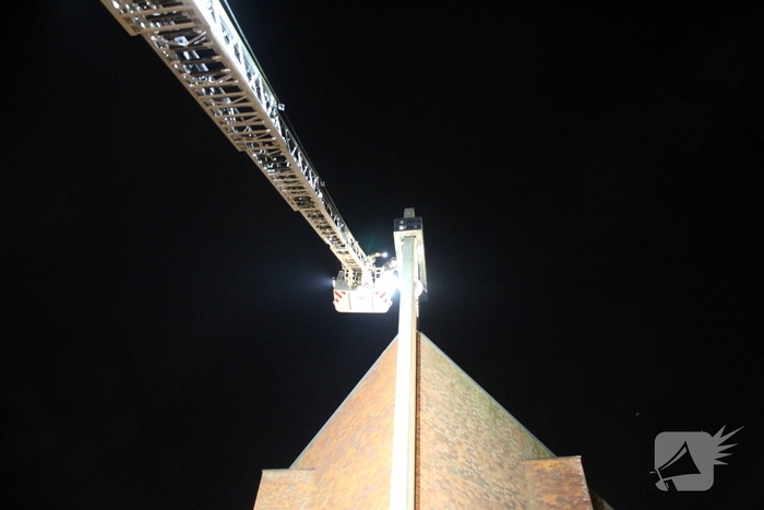 Brandweer smeert kerkklokken van Boazkerk
