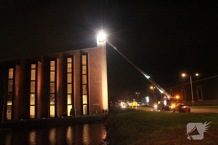 Brandweer smeert kerkklokken van Boazkerk